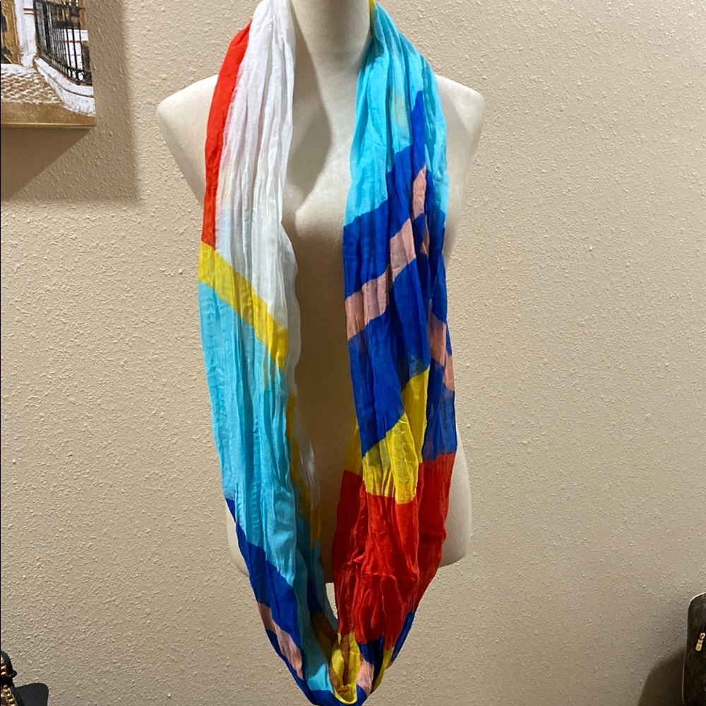 Colorful Chevron Pattern Closed Scarf - Picture 4 of 9